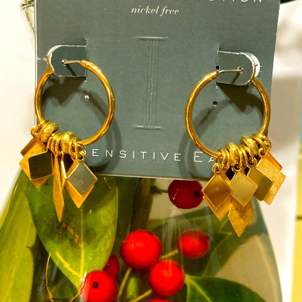 Museum Collection Sensitive Ears Gold-tone Hypo-allergenic hoop w/dangles 2" NEW